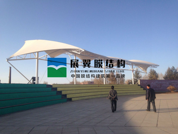 廣場張拉膜結(jié)構(gòu)景觀看臺(tái)工程