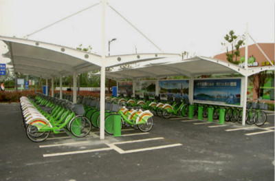 公共自行車長期日曬雨淋，市民呼吁裝車棚